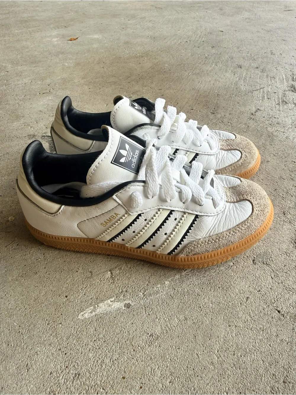 adidas Kids White & Black Classic Sneakers with Gum Sole
